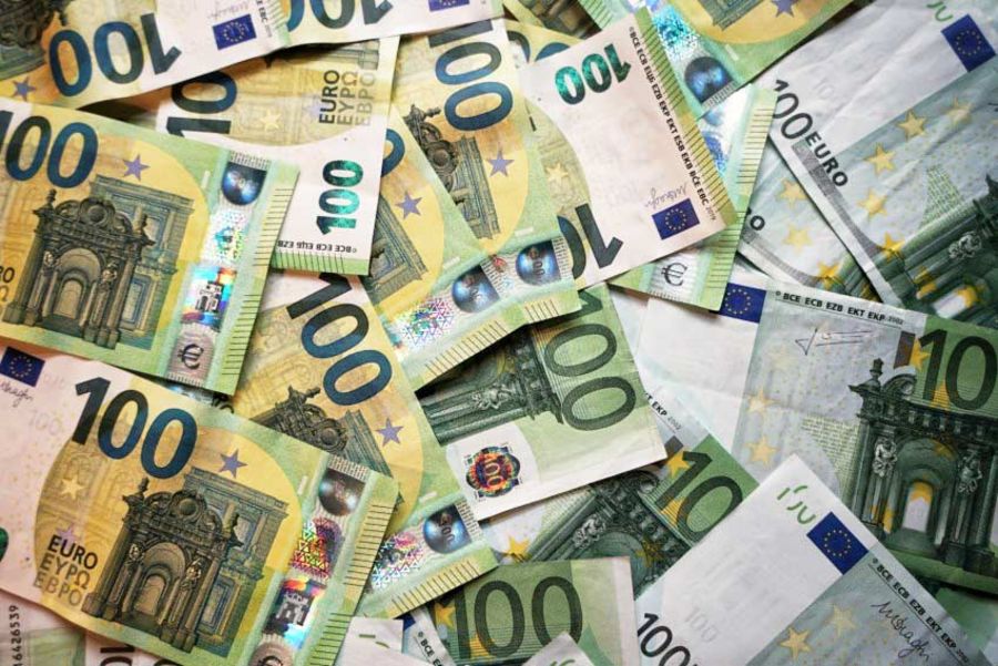 Wie wirkt sich das geplante Bargeldlimit in Höhe von 10.000 Euro aus? Bildquelle: @ Robert Anasch / Unsplash.com