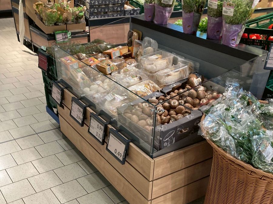 Mit der Kühlinsel Bancarella lassen sich Frischeprodukte offen und verkaufsfördernd präsentieren