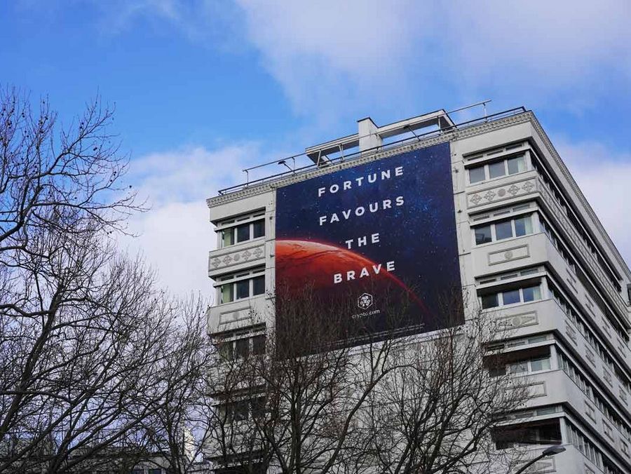Studien belegen Wirkung von Plakatwerbung, Bauzaunbannern und Co.