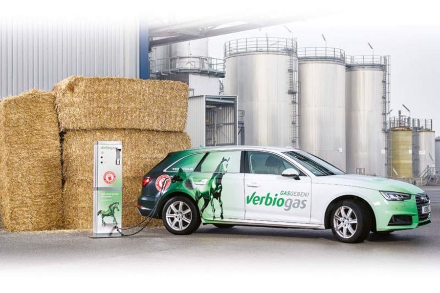 Verbio - Vier Ballen reichen aus, um den Jahres-Kraftstoffbedarf eines Pkw herzustellen