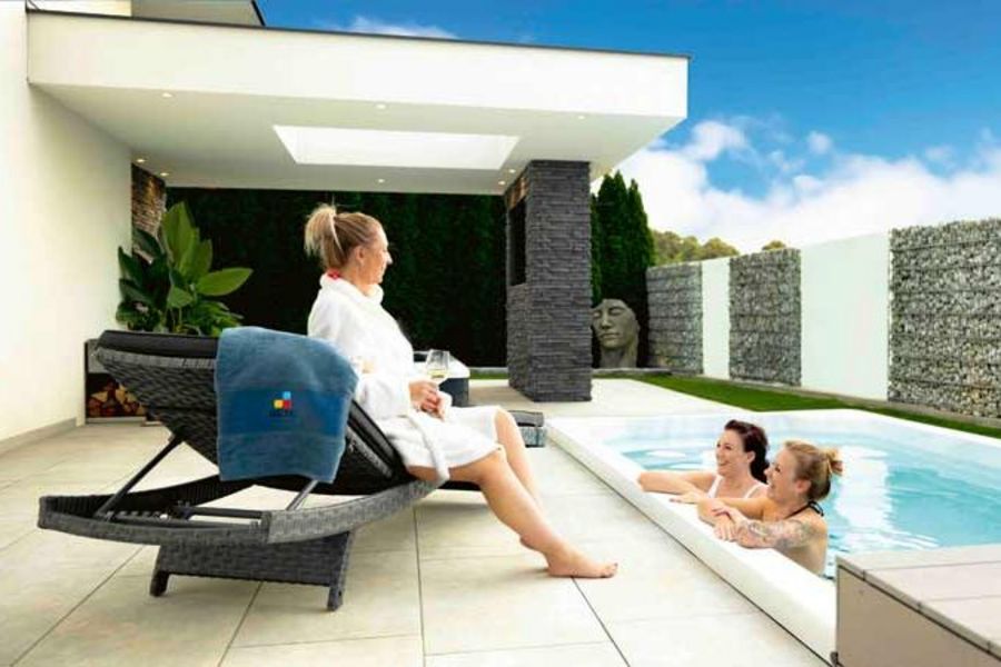 Beta Wellness Terrasse mit Pool