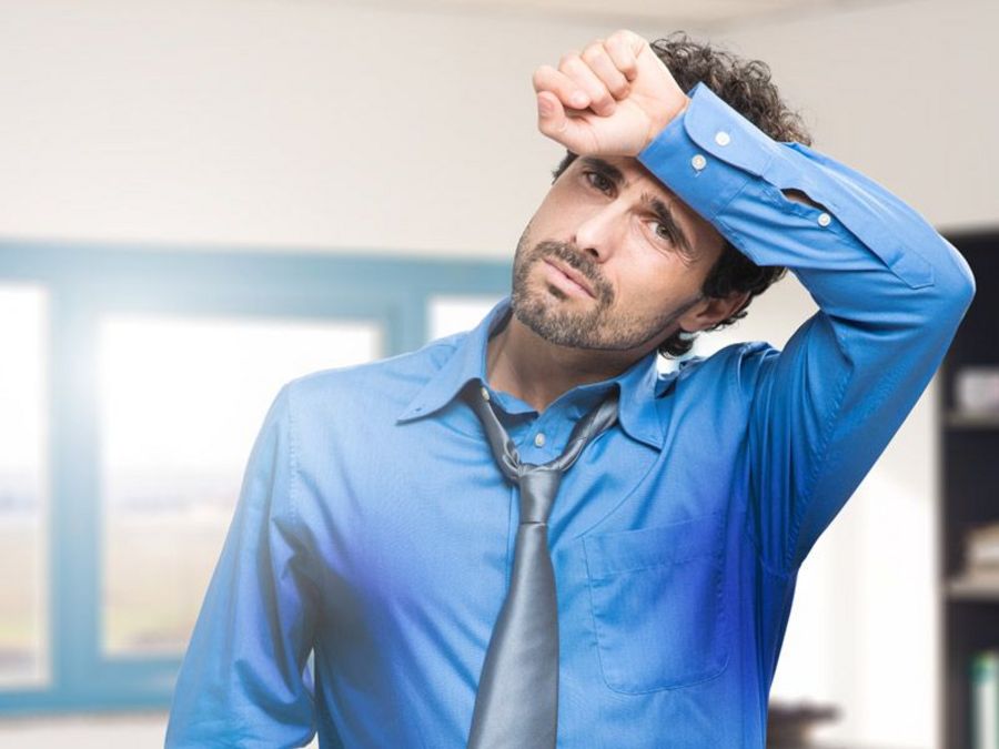 Müssen Männer auch im Sommer Anzug bei der Arbeit tragen? Müssen Männer auch im Sommer Anzug bei der Arbeit tragen?
