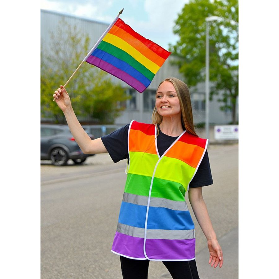 Sicherheit trifft auf Stolz: Die National Flag Vest "Pride" mit Logodruck Sicherheit trifft auf Stolz: Die National Flag Vest "Pride" mit Logodruck