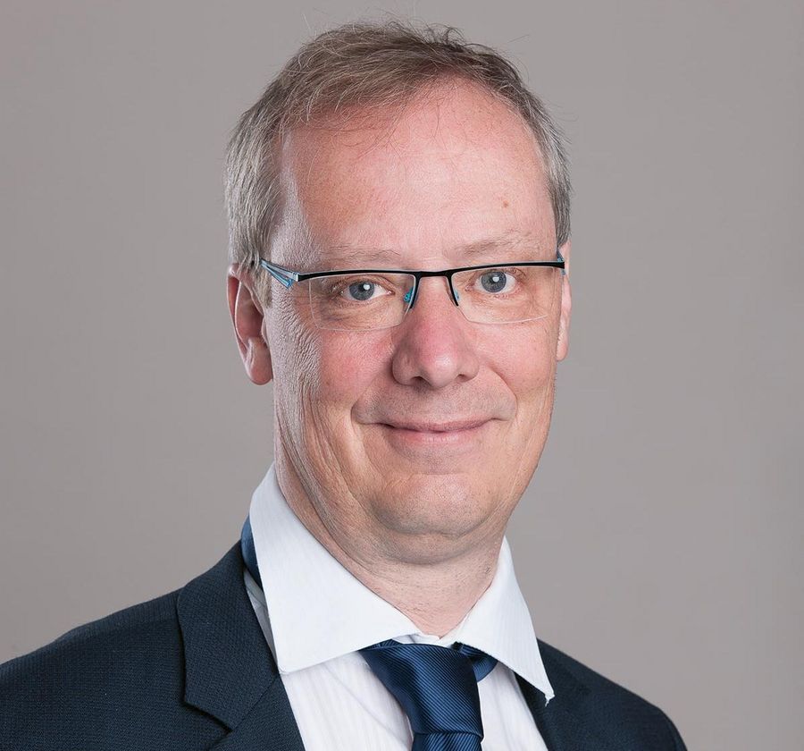 Dr. Clemens Nöller, Geschäftsführer der Luhn & Pulvermacher Dittmann & Neuhaus GmbH Dr. Clemens Nöller, Geschäftsführer der Luhn & Pulvermacher Dittmann & Neuhaus GmbH