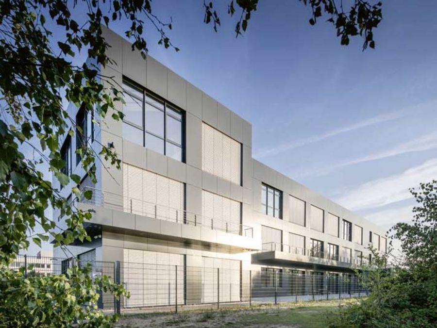 Althoff Industrie- und Verwaltungsbau Kommissionierungshalle mit Bürogebäude der Hager & Meisinger GmbH