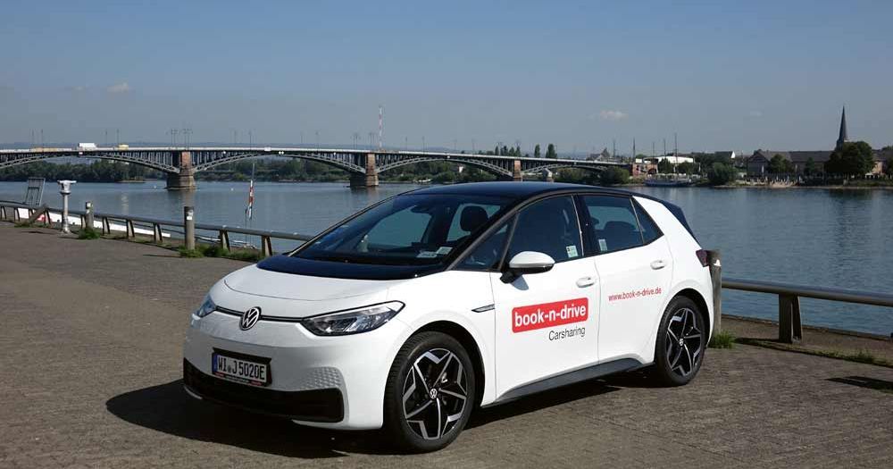 Book N Drive Flughafen Parken www.wirtschaftsforum.de