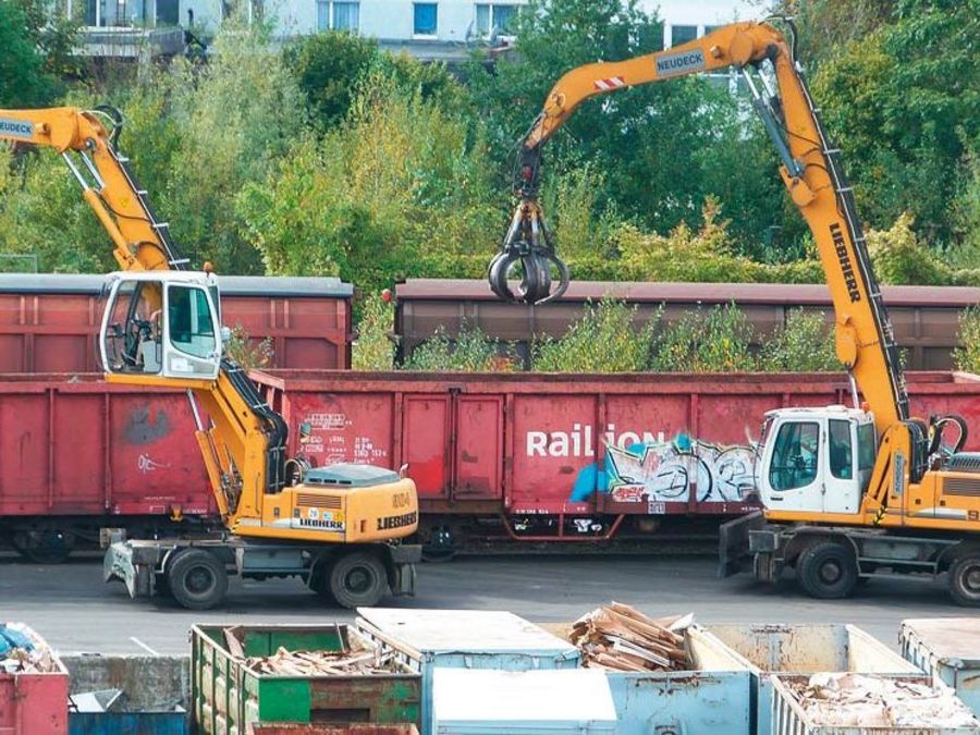 Neudeck bietet ebenfalls die Vermietung von Spezialgeräten und Fahrzeugen an.