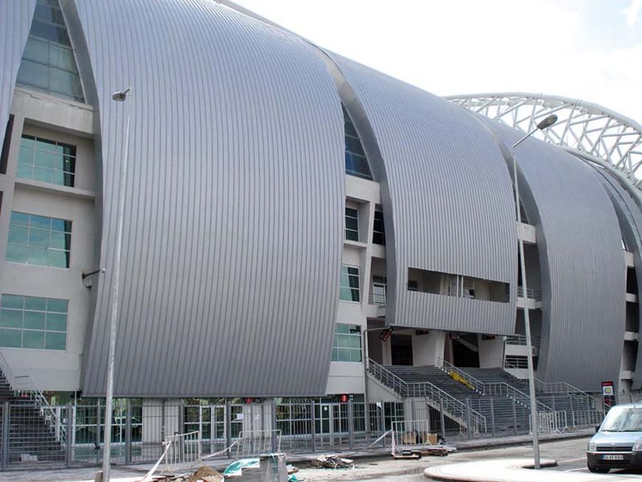 Moderne Fassadengestaltung für ein Stadion in Kayseri