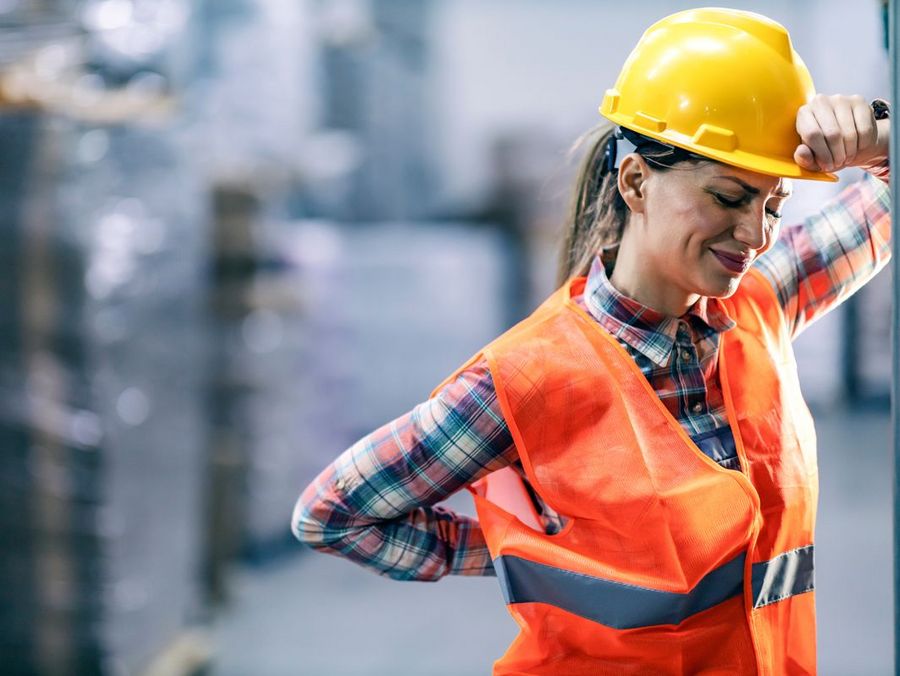 Verletzungen als Produktionskiller: Warum ergonomische Handhabungstechnik jetzt unverzichtbar ist