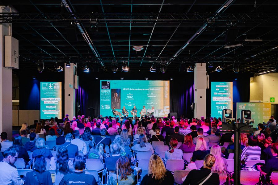Fachprogramm auf der Zukunft Personal Europe 2025 Podiumsgespräch vor großem Fachpublikum auf der Zukunft Personal Europe 2025 in Köln