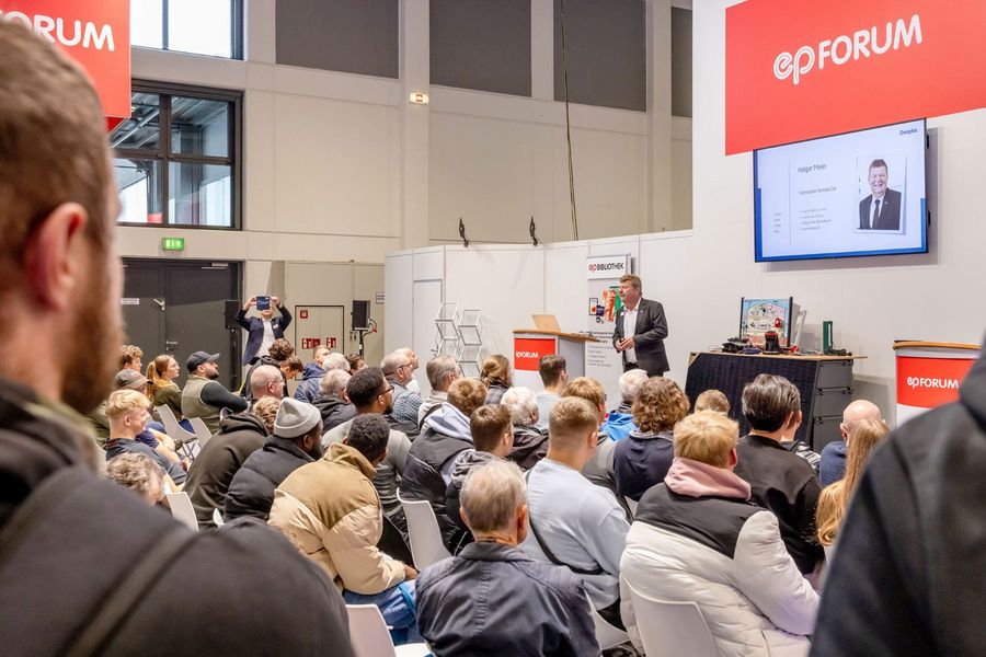Holger Meier beim Fachvortrag auf dem epForum Holger Meier hält einen Fachvortrag vor Publikum auf dem epForum in Berlin