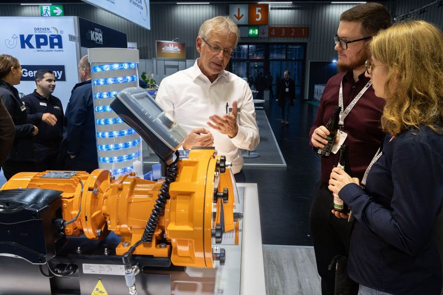 Pumpentechnik auf der BrauBeviale Fachgespräch über Pumpentechnik für die Getränkeproduktion auf der BrauBeviale in Nürnberg