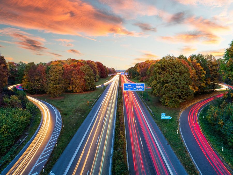 Effizienz auf der Straße: Wie moderne Routenplanung den Vertrieb revolutioniert
