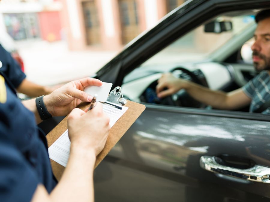 Unfall, Bußgeld, Fahrverbot: Wie Sie Verkehrsrechtsschutz unterstützt, Ihr Recht durchzusetzen