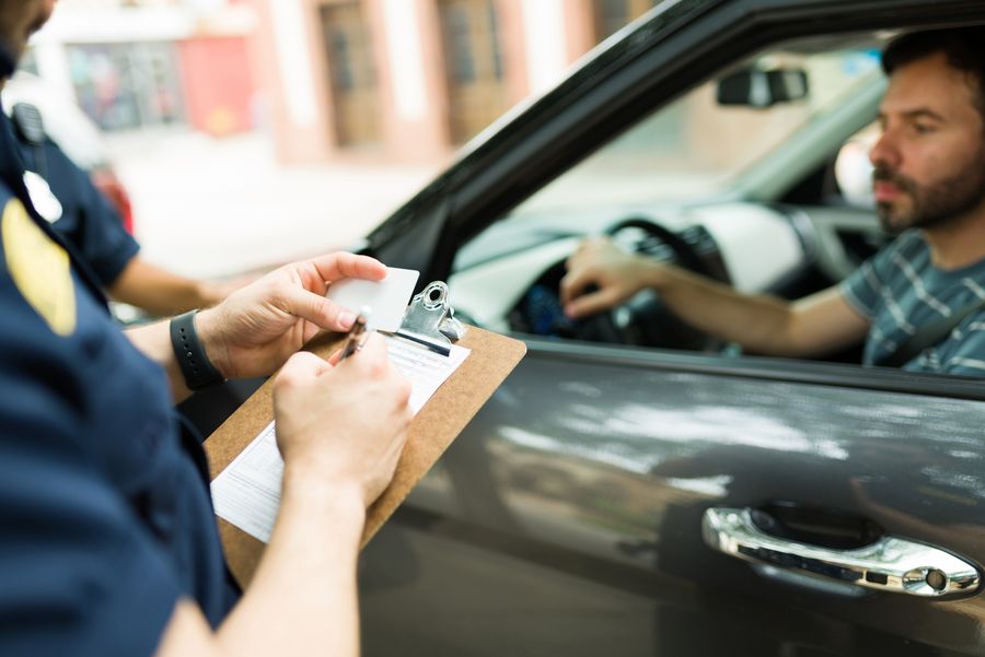 Unfall, Bußgeld, Fahrverbot: Wie Sie Verkehrsrechtsschutz unterstützt, Ihr Recht durchzusetzen