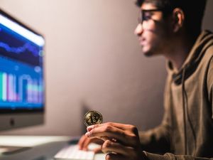 Die Krypto Masterclass App: Wie Anfänger echtes Marktverständnis entwickeln