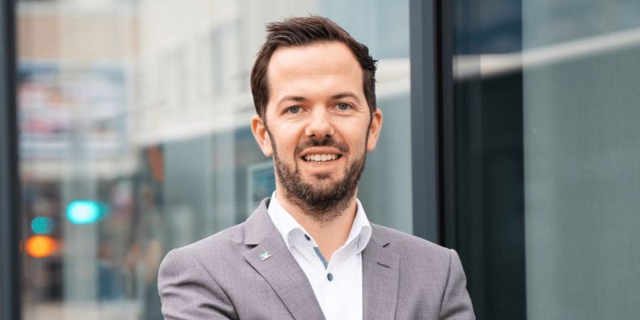 Mario Schmid, Vereinigte Volksbanken eG