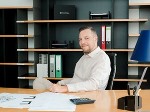 Landesgrundstücksmarktbericht 2025: Annäherung der Preise und erste Anzeichen einer Erholung