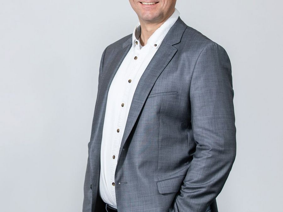 Dr. Löhr, Andreas