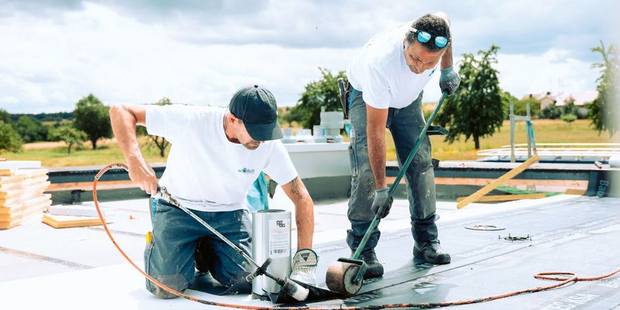 Präzision in der Fläche: Auf der Baustelle zeigt sich das Handwerk von seiner strukturierten Seite – mit durchdachter Planung und professioneller Umsetzung Präzision in der Fläche: Auf der Baustelle zeigt sich das Handwerk von seiner strukturierten Seite – mit durchdachter Planung und professioneller Umsetzung