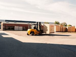 Holz, Hightech, Handwerk: Verpackung für den internationalen Erfolg