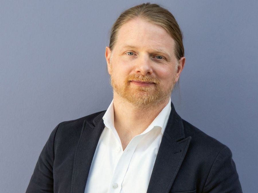 Härke, Simon