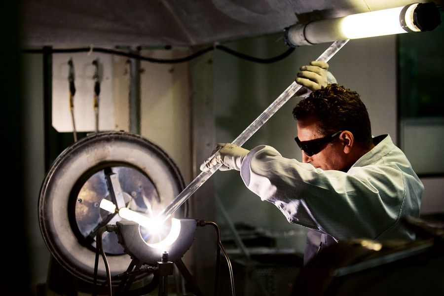 Prysmian Kabel und Systeme GmbH Manuelle Fertigungsschritte