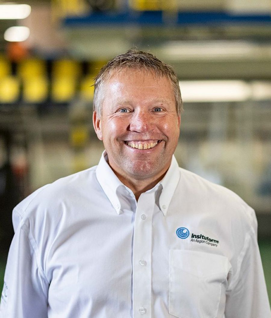 Ton van Geest, Director Technical Services der Insituform Rioolrenovatietechnieken BV Ton van Geest, Director Technical Services der Insituform Rioolrenovatietechnieken BV