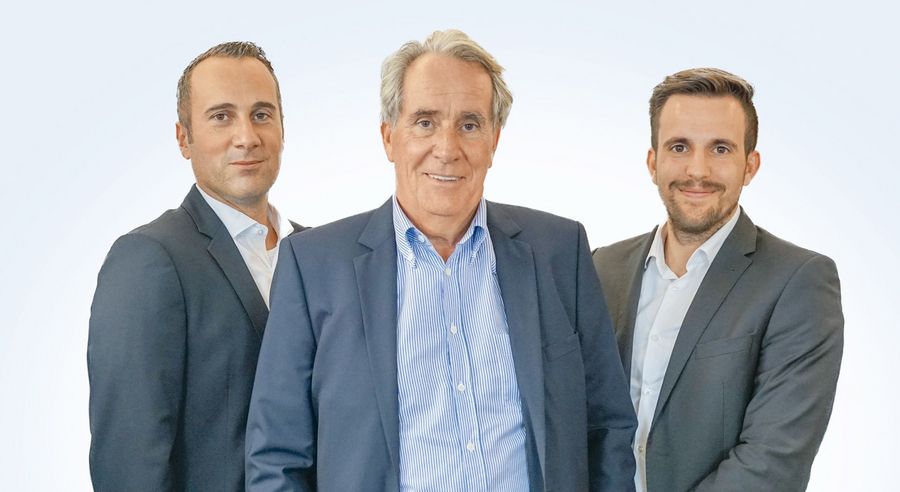Kurt Dörflinger (Mitte) mit seinen Söhnen Sascha (l.) und Mark Dörflinger (r.)