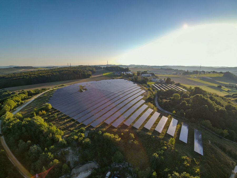 Solarstrom neu vernetzt Solarstrom neu vernetzt