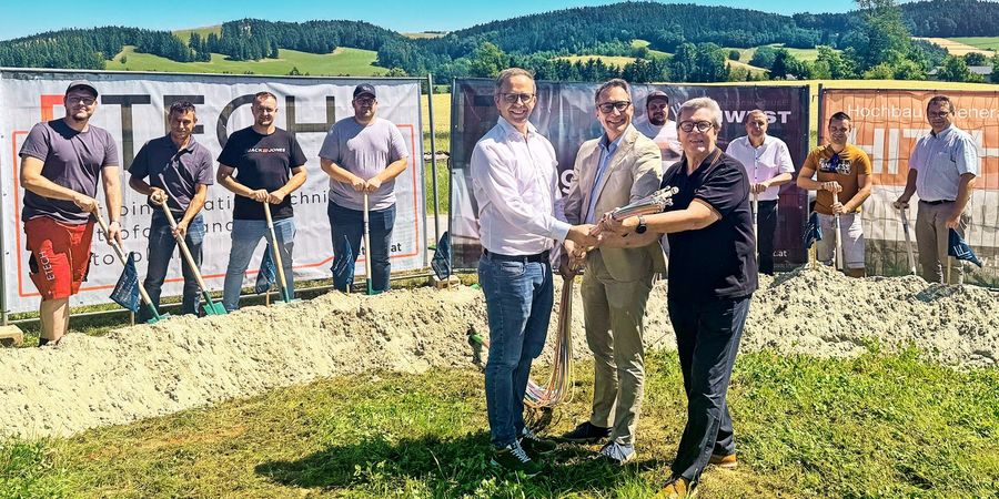 LIWEST Kabelmedien Gesellschaft mbH Spatenstich für den Glasfaserausbau LIWEST Kabelmedien Gesellschaft mbH Spatenstich für den Glasfaserausbau