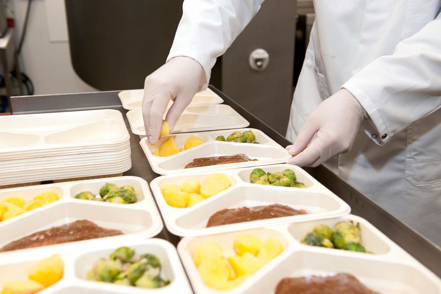 PET-Verpackungen verbessern die Nachhaltigkeitsbilanz und sparen zudem Kosten PET-Verpackungen verbessern die Nachhaltigkeitsbilanz und sparen zudem Kosten