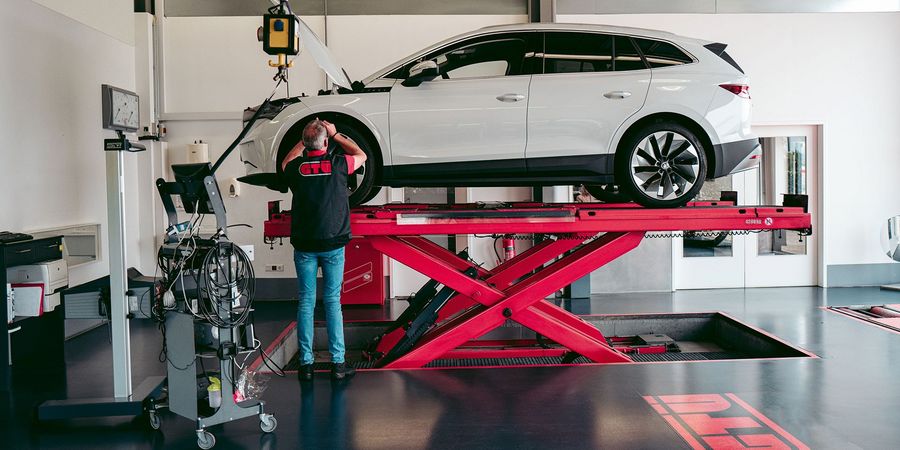 Kfz.-Sachverständigenbüro Dipl.-Ing. Winfried Lutz GmbH Werkstatt