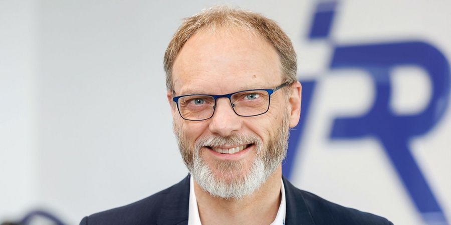 Walter Sayer,  Geschäftsführer  der IPR-Intelligente Peripherien für Roboter GmbH