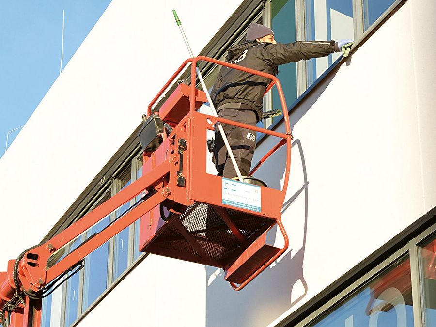 SB PROFESSIONAL CLEANING GMBH Glasreinigung