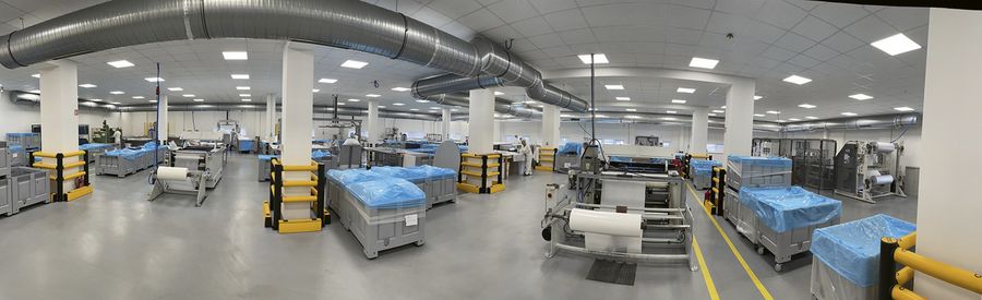 ROUNDLINER Produktion im Sauberraum