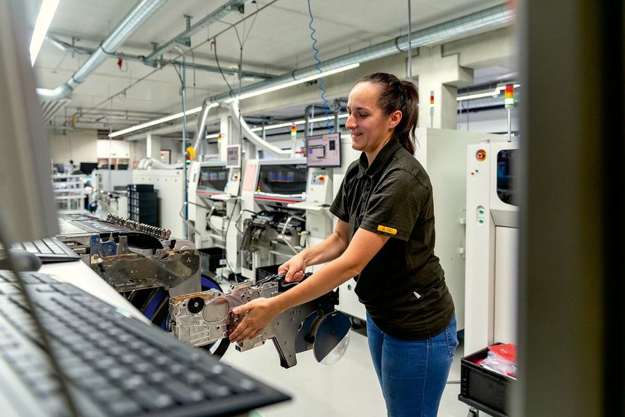 TOP. Thomas Preuhs GmbH Rüsten der SMD-Linie