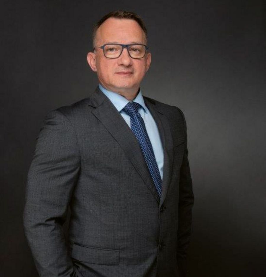 Frank Caser, Geschäftsführer der C.F.K. CNC-Fertigungstechnik Kriftel GmbH Frank Caser, Geschäftsführer der C.F.K. CNC-Fertigungstechnik Kriftel GmbH