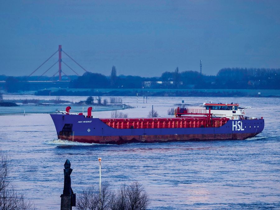 Das Bindeglied zwischen Binnen- und Seeschifffahrt Das Bindeglied zwischen Binnen- und Seeschifffahrt