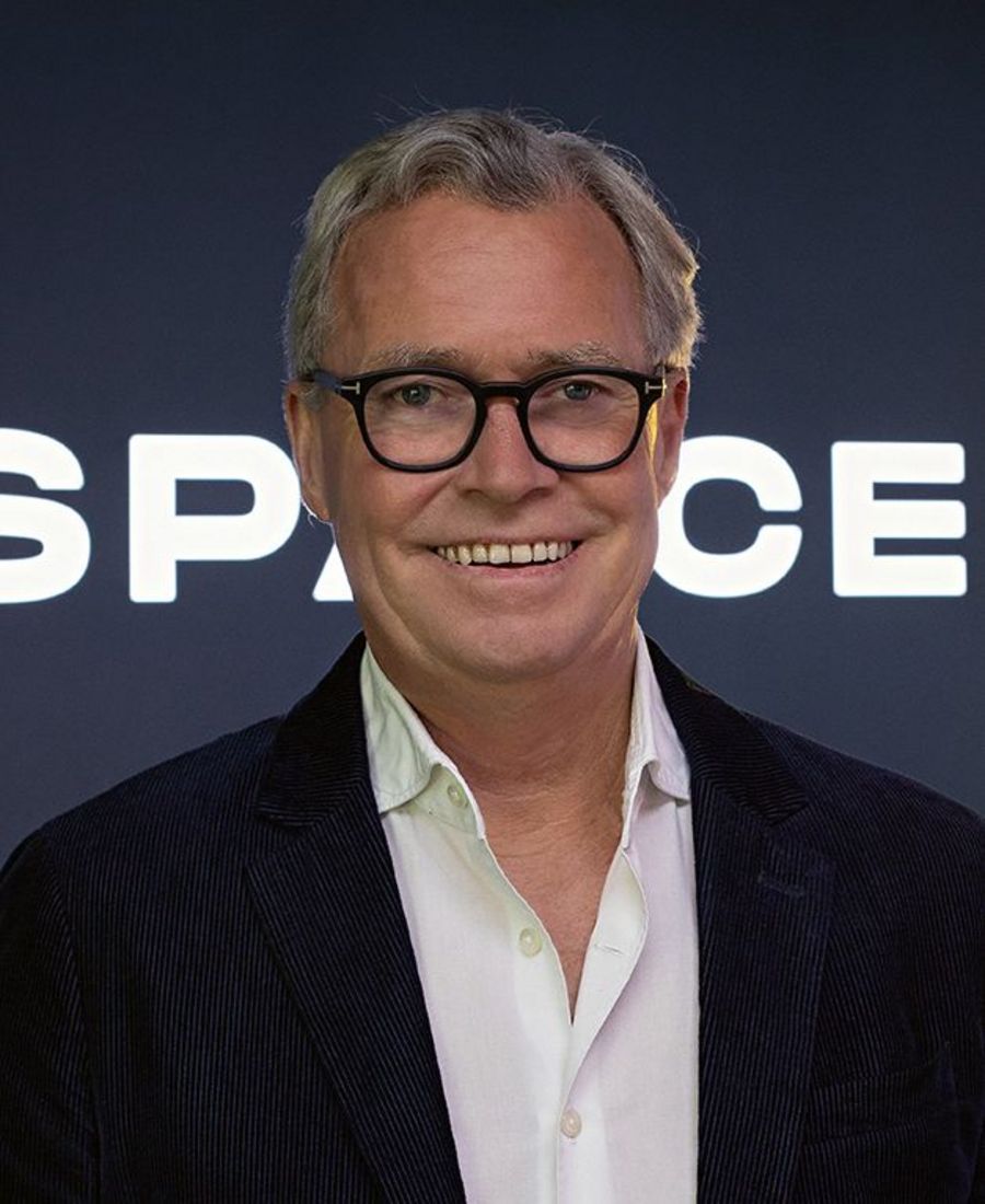 Space Plus Store GmbH Russell W. Jordan