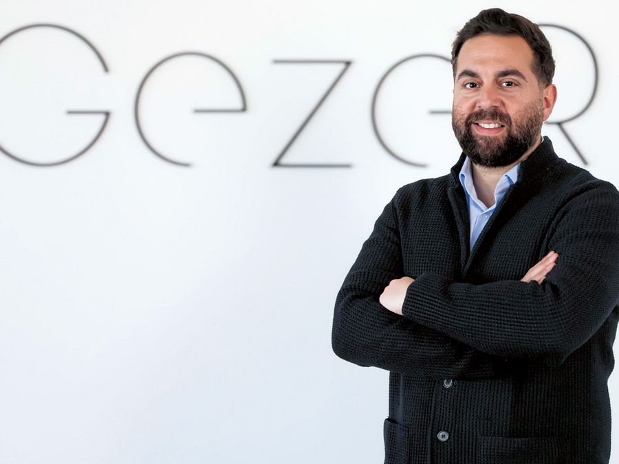 Gezer, Özgür