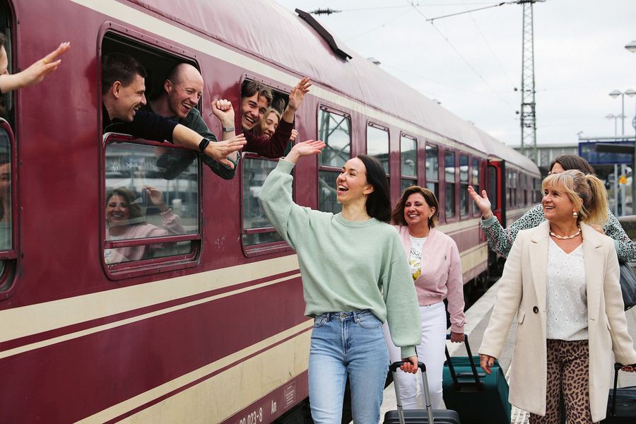 Müller-Touristik GmbH & Co. KG Partyzug Müller-Touristik GmbH & Co. KG Partyzug