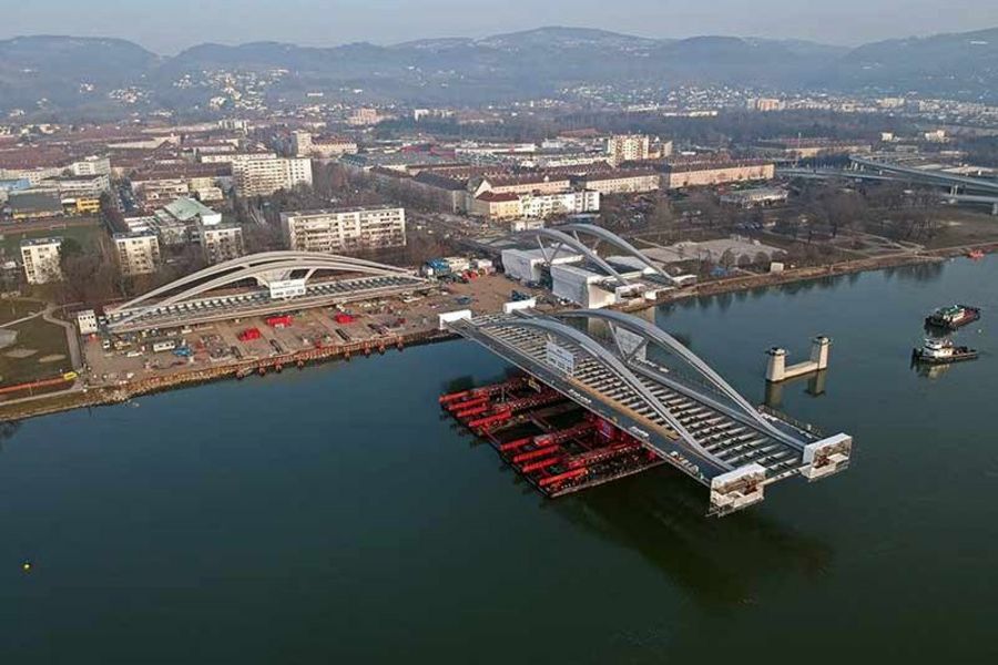 MCE Donaubrücke bei Linz