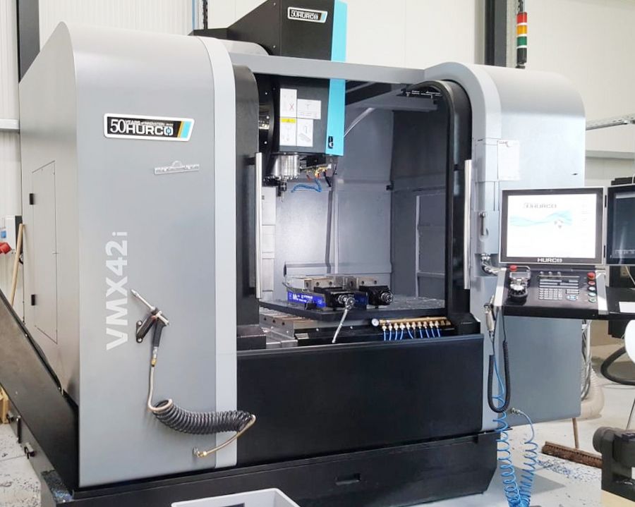 RACEPLAST GmbH CNC Maschine aus der Fertigung