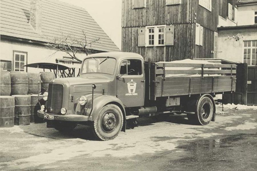 Häffner GmbH & Co. KG historisches Transportfahrzeug