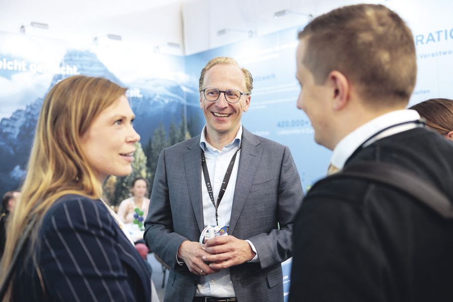 Am smartlab-Messestand auf der Messe Power2Drive 2025 in München kommt man miteinander ins Gespräch