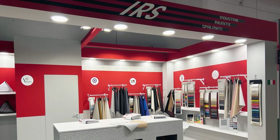 IRS Industrie Riunite Spalmati s.r.l. Messestand