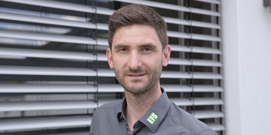 Dr. Aaron Geenen, CEO der EFS Gesellschaft für Hebe- und Handhabungstechnik mbH Dr. Aaron Geenen, CEO der EFS Gesellschaft für Hebe- und Handhabungstechnik mbH