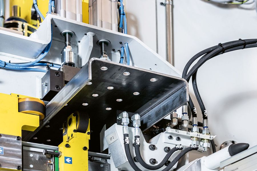 Soenen Technology nv. Stanzanlage Soenen Technology nv. Stanzanlage