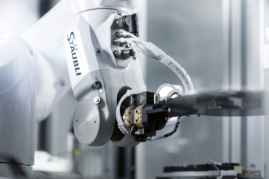 zh-technologies Regelungs- und Automatisierungstechnik Detailaufnahmen eines Roboterarms GmbH